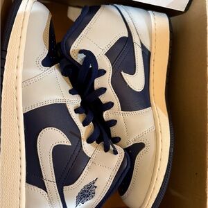 Air Jordan 1 Retro High OG 'Midnight Nav Size 6y